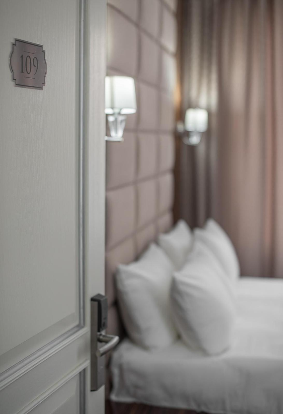 Double Room,1223576137:JPEG